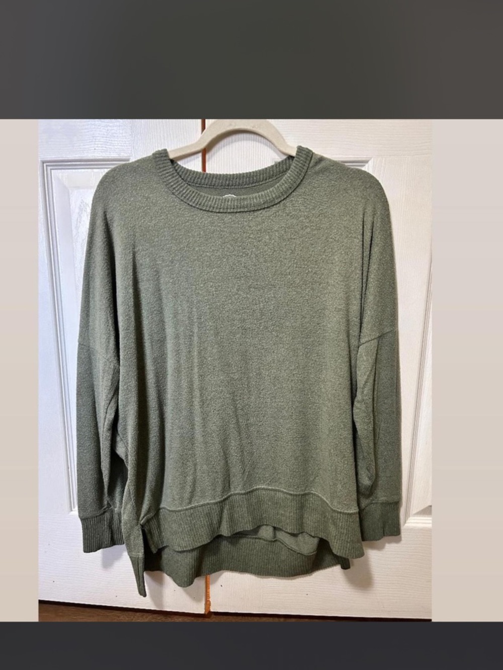 American Eagle Outfitters Olive Green Crewneck Sweatshirt